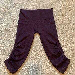 Lululemon Ebb to Street Crop Leggings